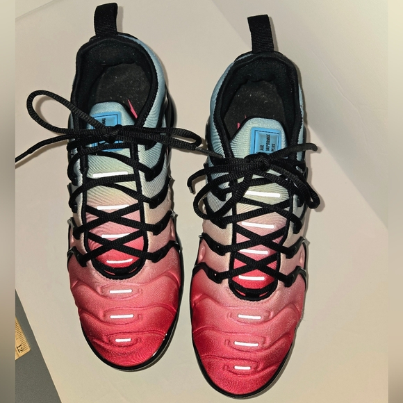 Nike Air VaporMax Plus Women's 9.5 Hyper Pink/Pink Foam/Glacier Ice/Black - Picture 4 of 12